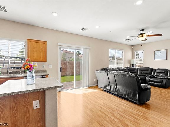 4th image of 7449 Bouquet Canyon St