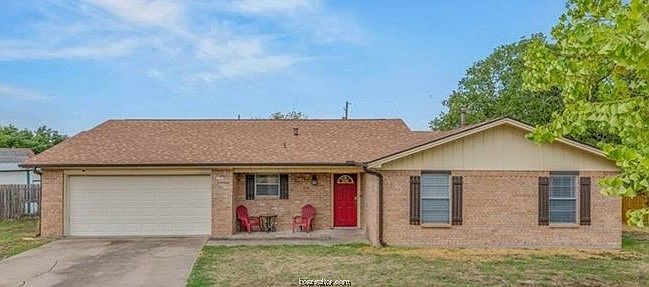 1st image of 1102 Forest Glen Ct