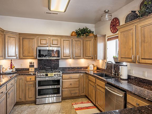 5th image of 5321 N Winchester Dr