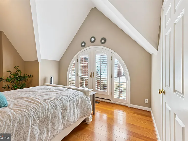 116 N Union St — Photo 35