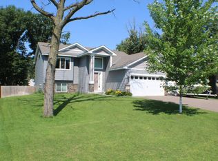 9146 Dunkirk St NE, Blaine, MN 55434