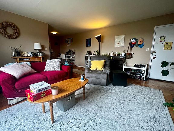 3rd image of 945 N Barton St APT 403