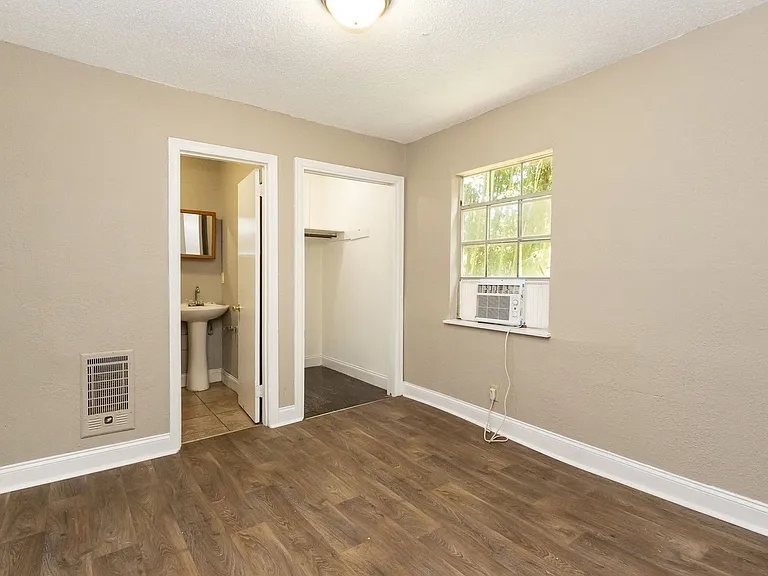 387 Alice Dr #C — Photo 11