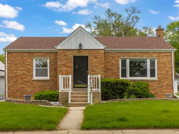 109 S Hudson St, Westmont, IL 60559