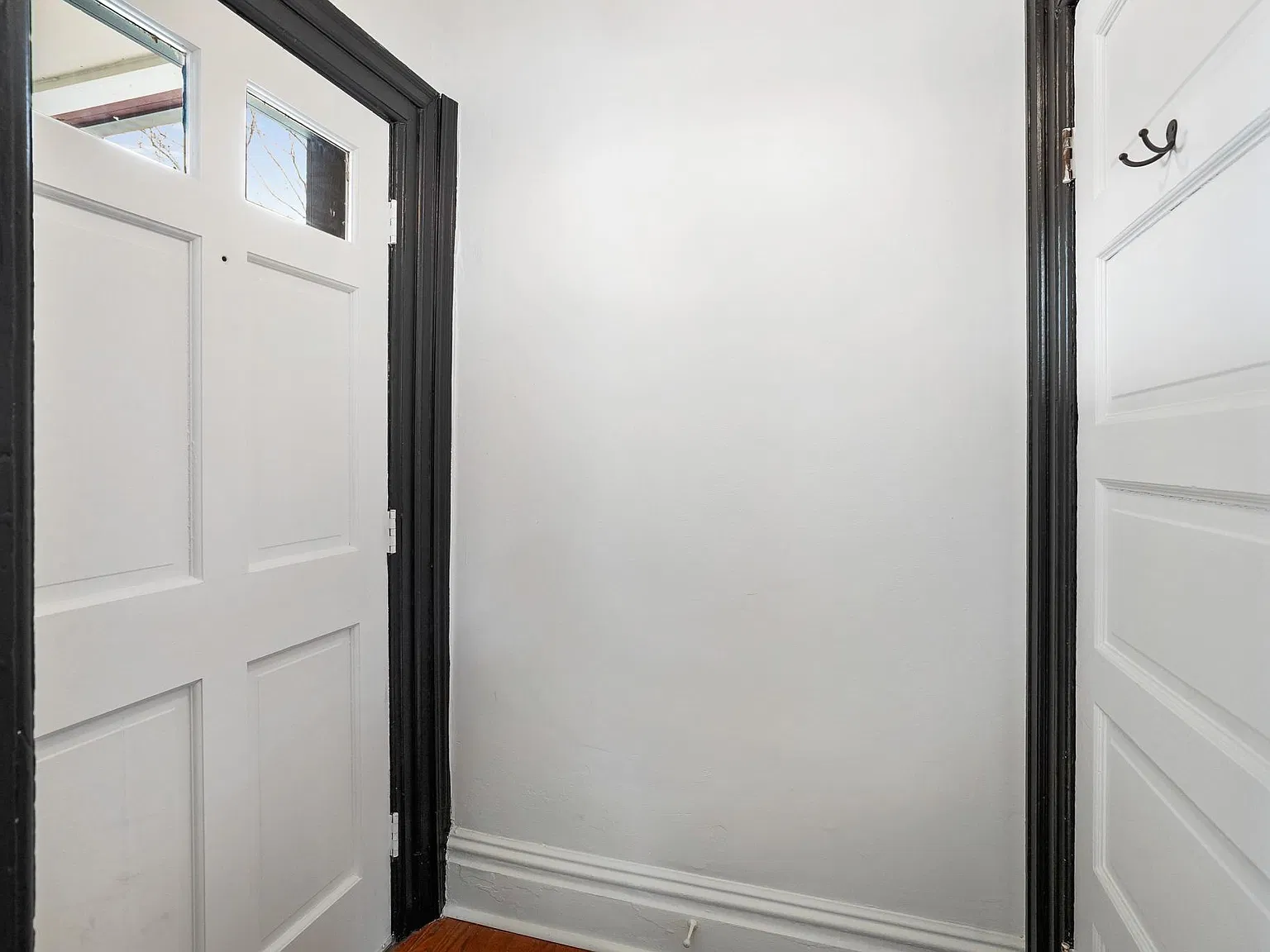 2 bed, 1050 sqft, $1,595 — Photo 4