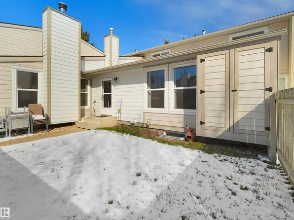 1164 Knottwood Rd, Edmonton, AB T6K 2K5