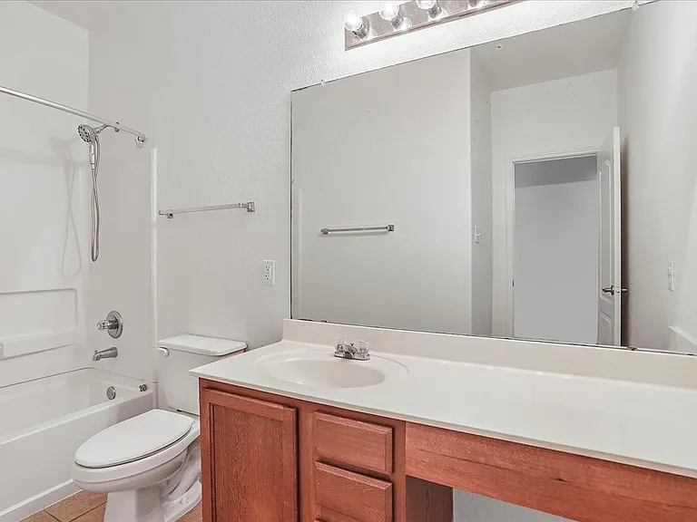 200 Rudy Ln — Photo 6