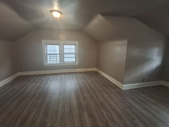 3rd image of 258 Van Nostrand Ave Floor 2
