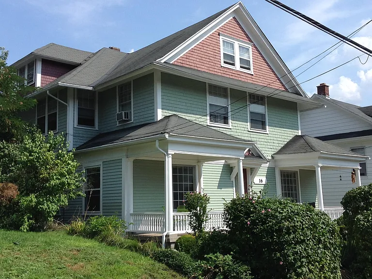 16 Union Ave NE #1 — Photo 1