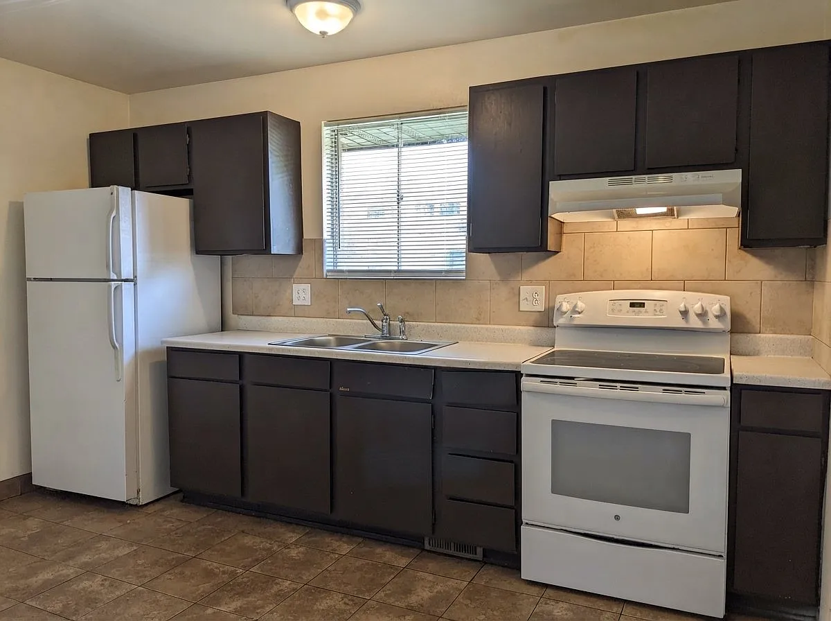 3268 S 4180 W — Photo 2