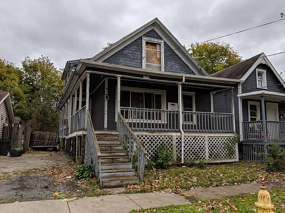 2nd image of 325 Hudson St