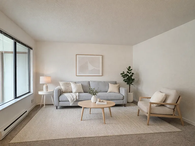 5237 Fauntleroy Way SW — Photo 1
