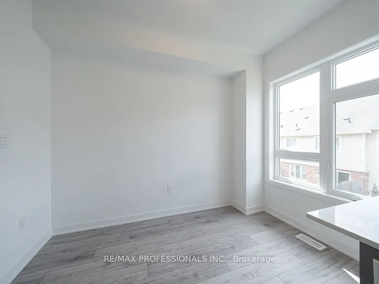 3099 Cherry Blossom Cmn — Photo 10