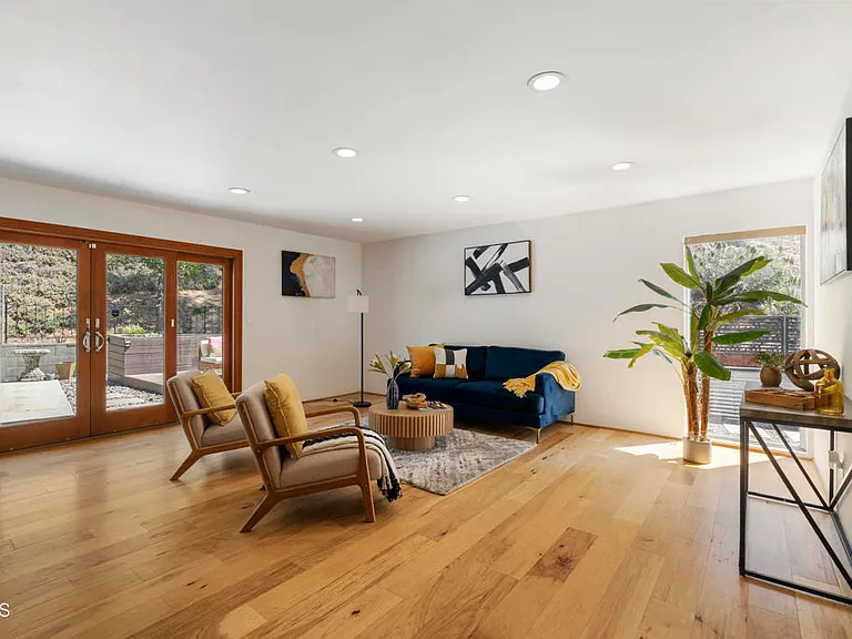 579 Acacia St — Photo 6