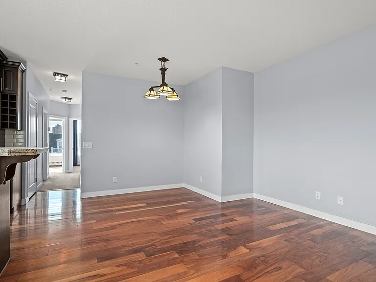 328 21st Ave SW #501 — Photo 10