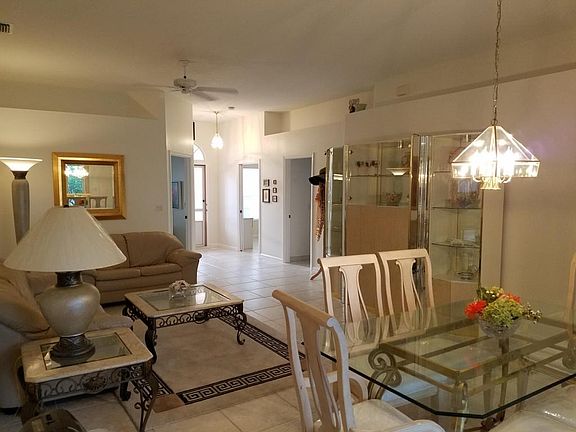 Living & Dining bright and cheerful.