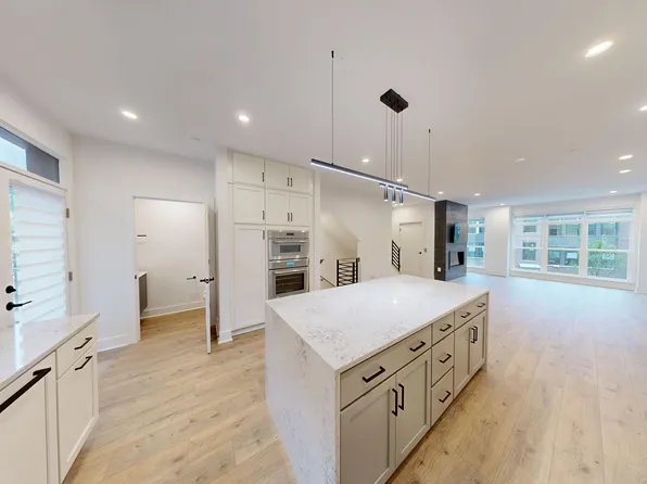 5617 Vermillion Cir, Bethesda, MD 20816