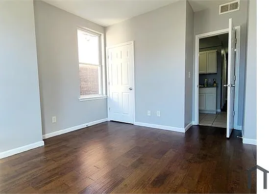 2424 N Calvert St #1 — Photo 7
