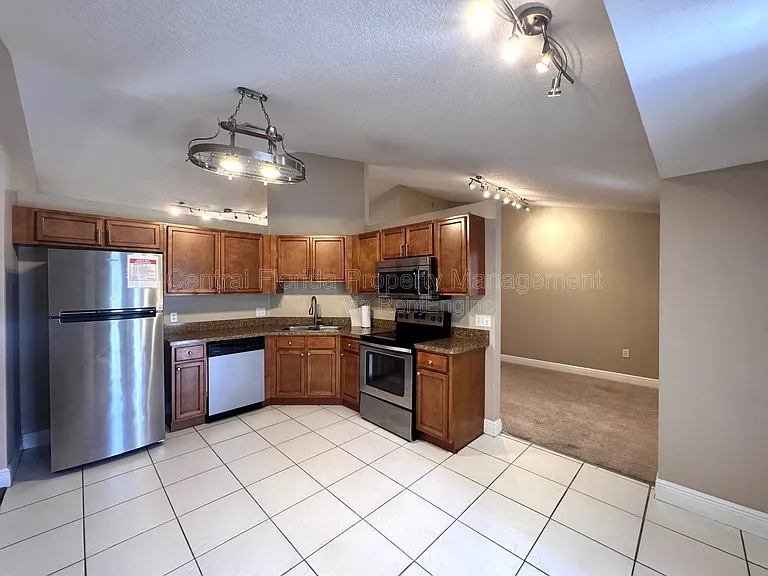 820 Briargrove Ave — Photo 10