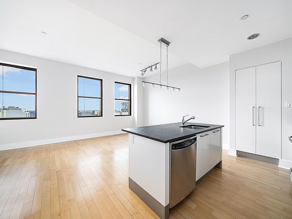 2nd image of 4 Beacon Way APT 700