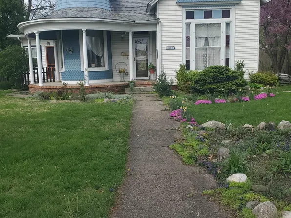 115 N Franklin St, Winamac, IN 46996