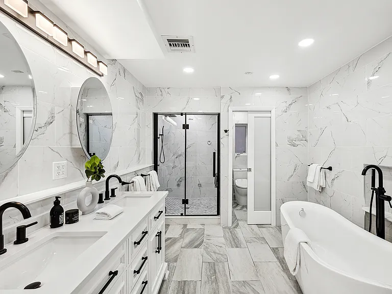 132 E 36th St #1 — Photo 13