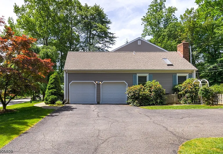 18 Strawberry Ln — Photo 23