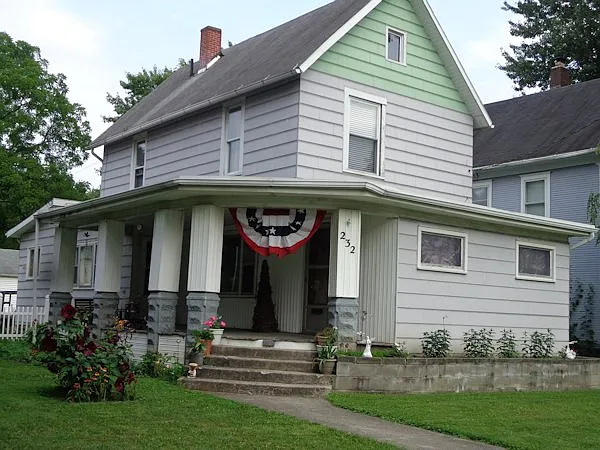 232 Forest St photo 1