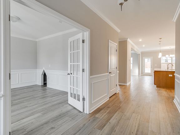 2nd image of 319 Underhill Dr