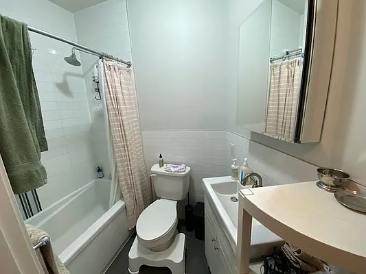 Rented by Mdays Realty | media 30