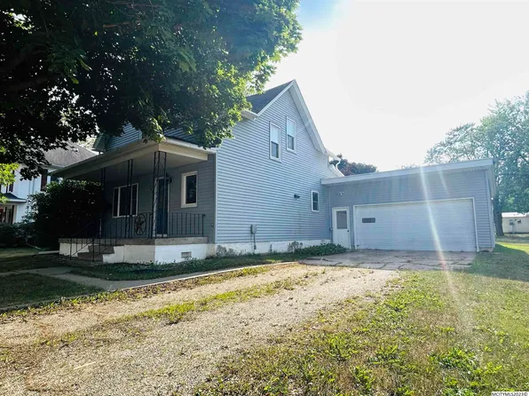303 N Broad St, Stacyville, IA 50476