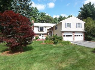 22 Freeport Dr, Burlington, MA 01803