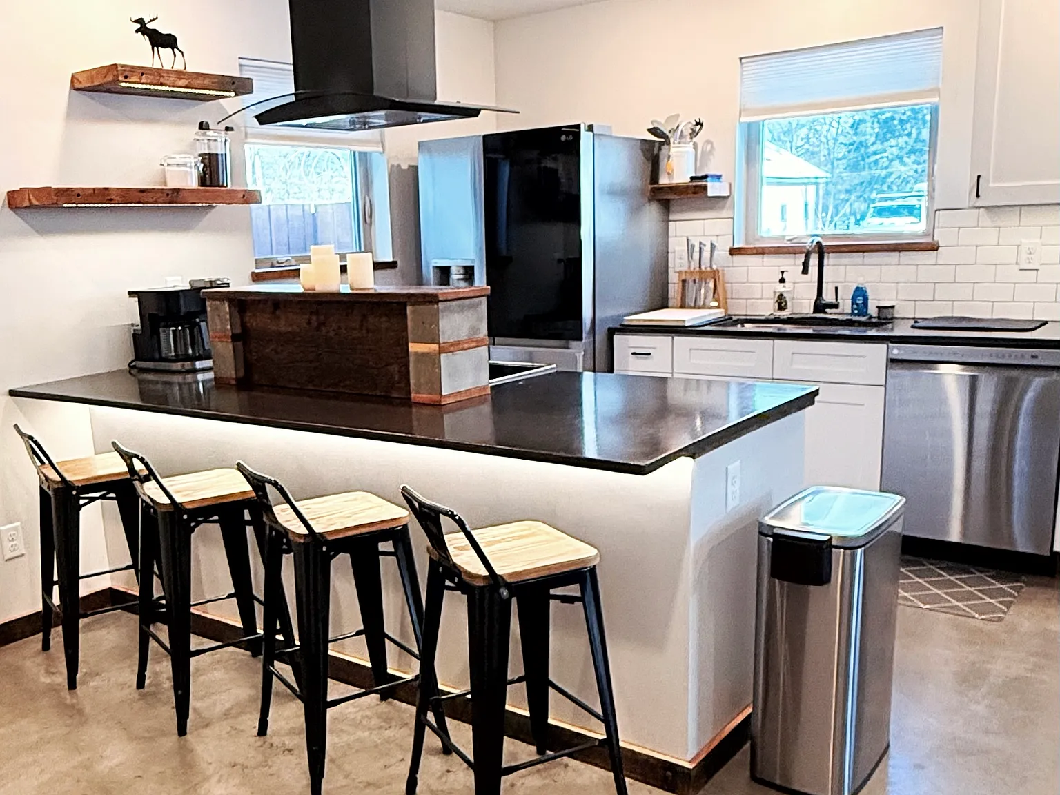 3 bed, 2.5 bath, 2280 sqft, $3,200 — Photo 4