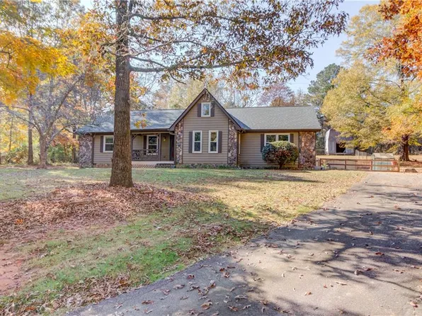 2751 Chickadee Dr, Monroe, GA 30655