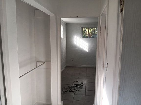 5th image of 803 Bowden St