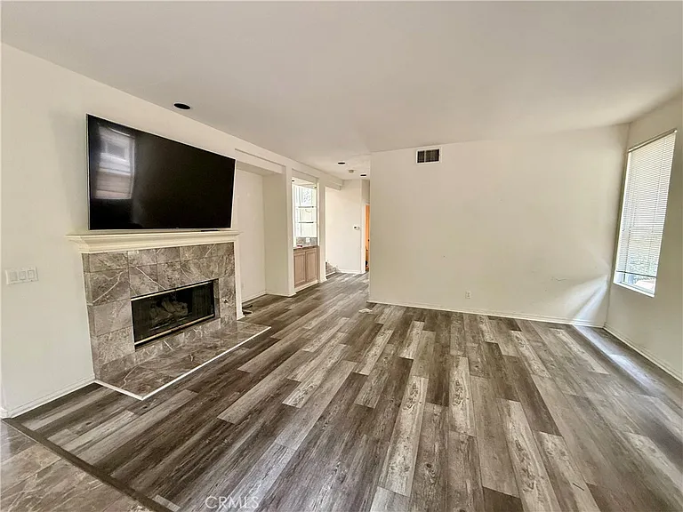 27461 Glenwood Dr — Photo 3