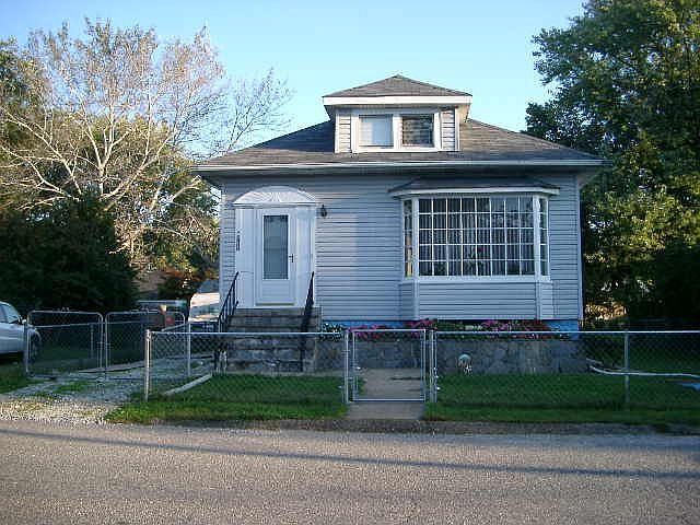 2nd image of 211 Franklin Ave