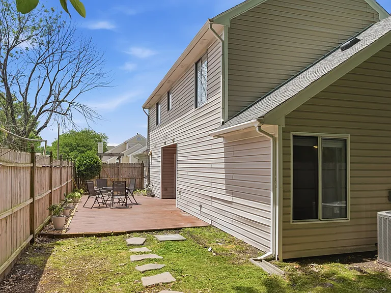 2044 Chicory St — Photo 24