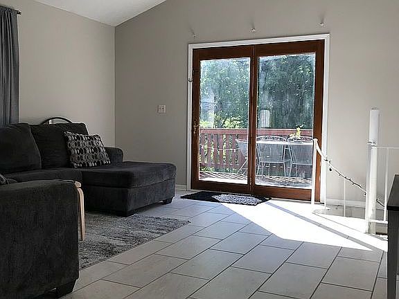 3rd image of 134 Harriet Ave