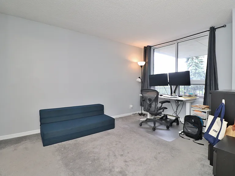 35 Holland Ave #302 — Photo 21