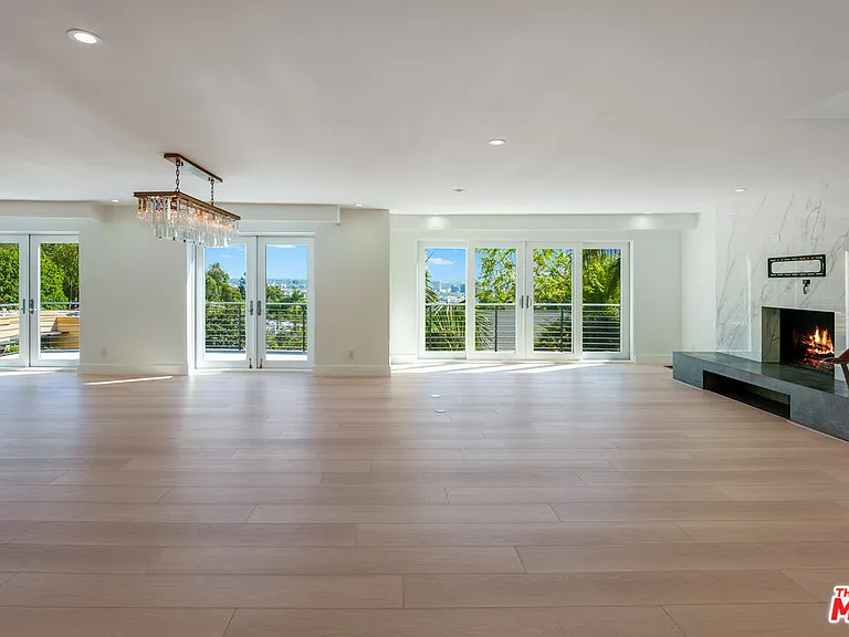 1404 Devlin Dr — Photo 4
