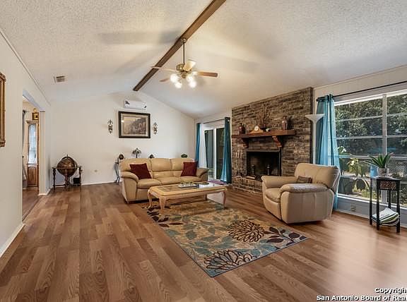 4th image of 1414 Canary Ln