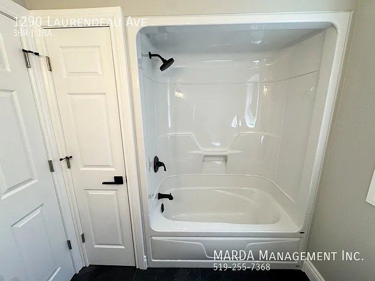 1290 Laurendeau Ave — Photo 14