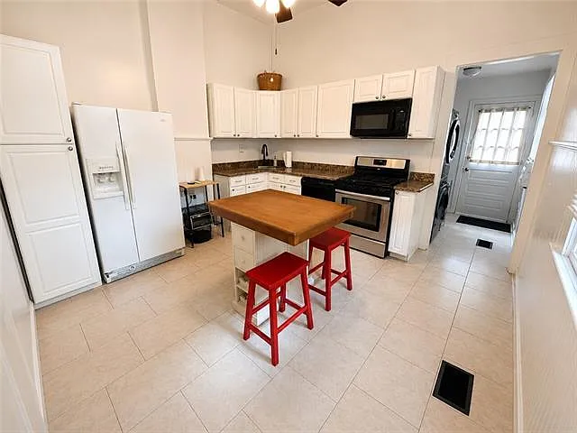 7625 Hampson St — Photo 5