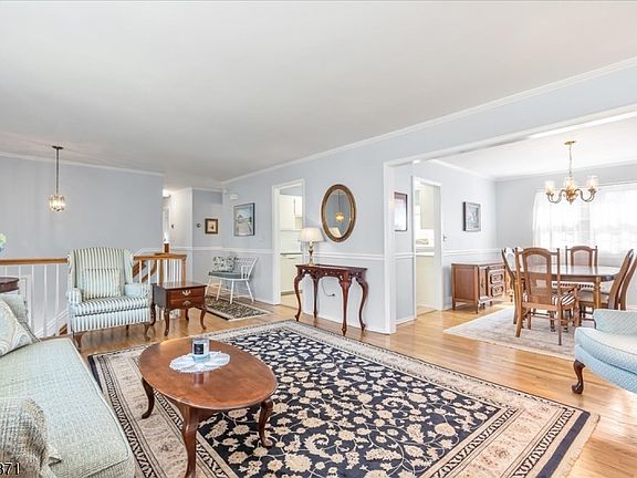 4th image of 11 Dorr Rd