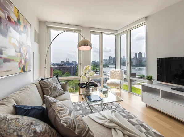 10 Halletts Point image 1 of 74