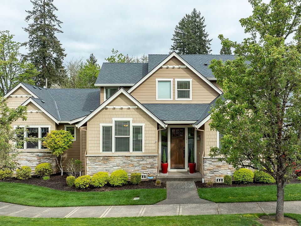 1st image of 1271 SW Forest Glen Dr