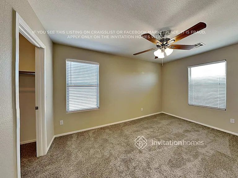 982 E Dee St — Photo 12