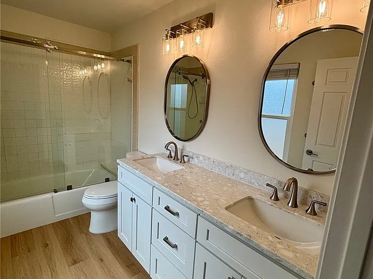 2044 Prospect Ave — Photo 10