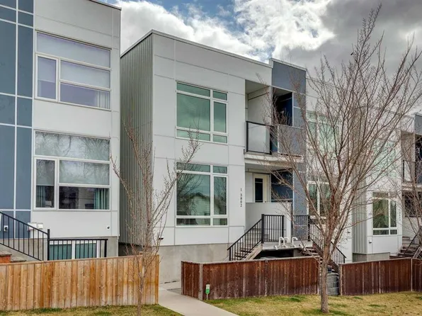 3802 W Parkhill Pl SW #1, Calgary, AB T2S 2W7